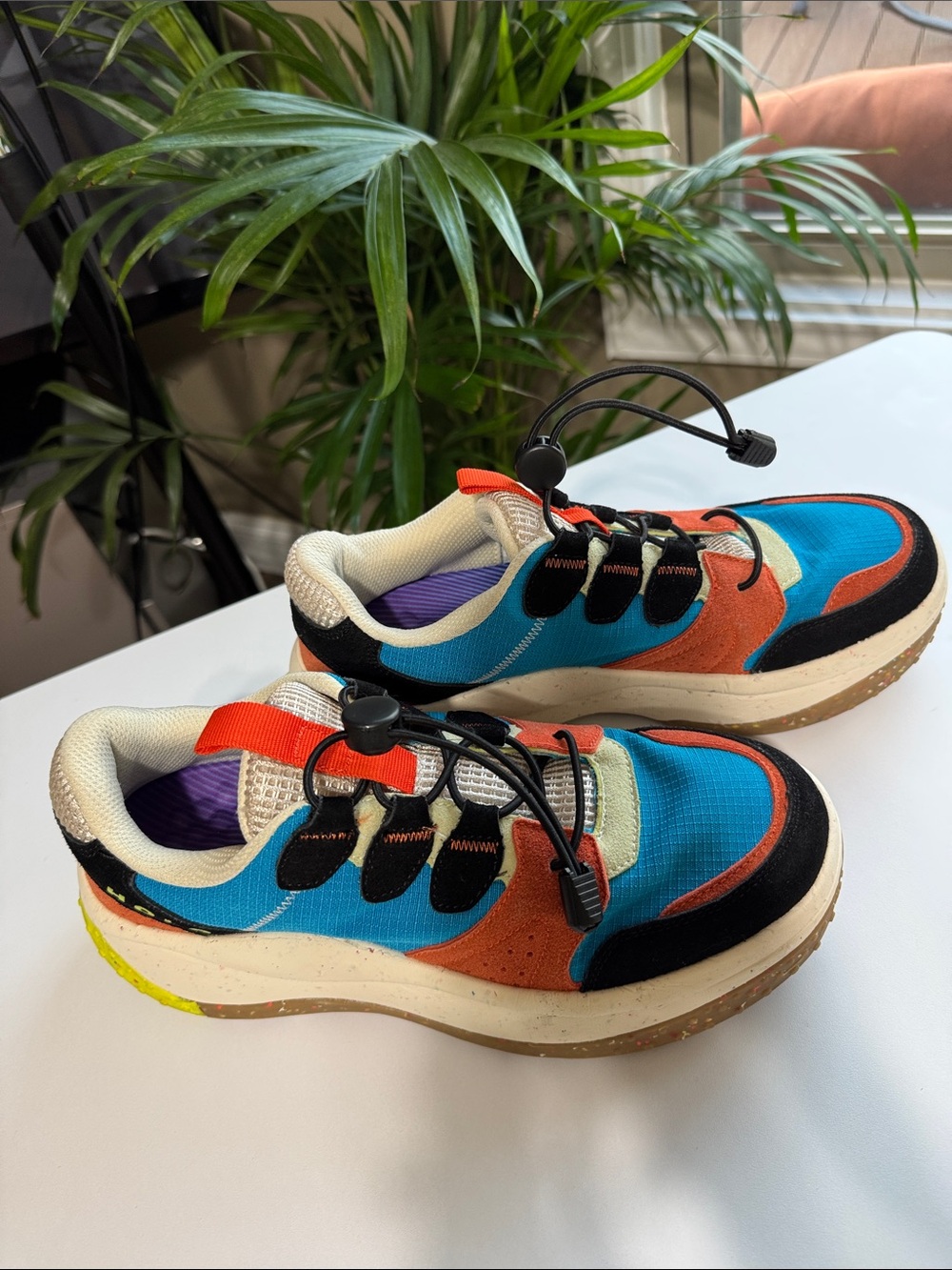 Multicolor Athletic Sneakers with Toggle Lacing Dr scholls Insoles Size 8